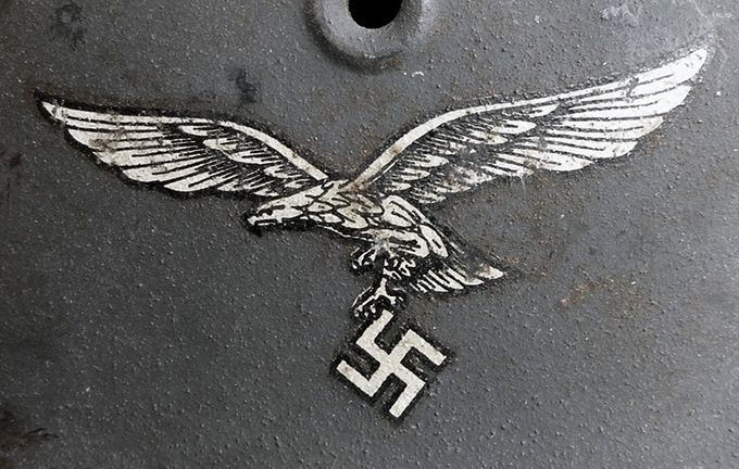 Luftwaffe dekal på en EF M40. Legg merke til det karakteristiske hodedelen på ørna. (bilde utlånt av Anders Lehrman)